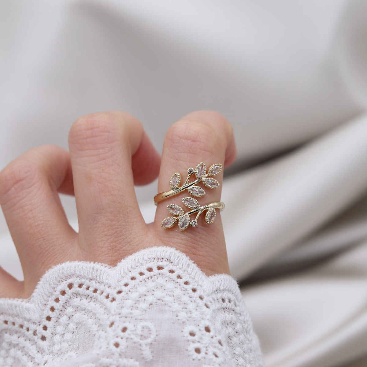 Beautynx Golden Leaf Shine Ring | Gold | BNX-RNG-0031