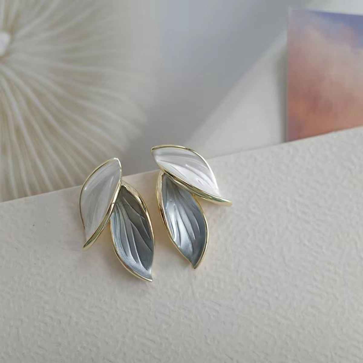 Beautynx Pearl Leaf Duo Earrings | Gold | BNX-EAR-0048