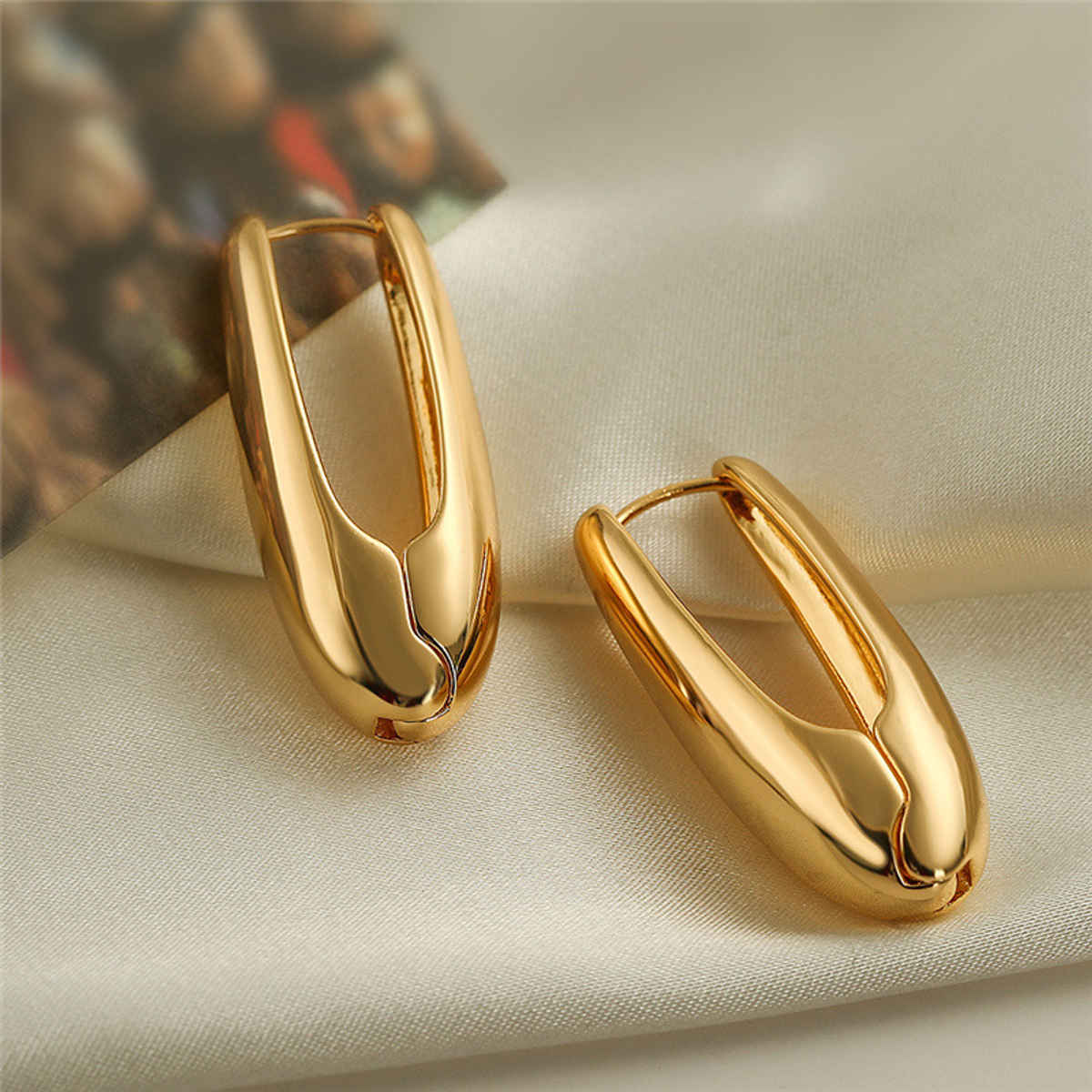 Beautynx Sleek Bold Loop Earrings | Gold | BNX-EAR-0082