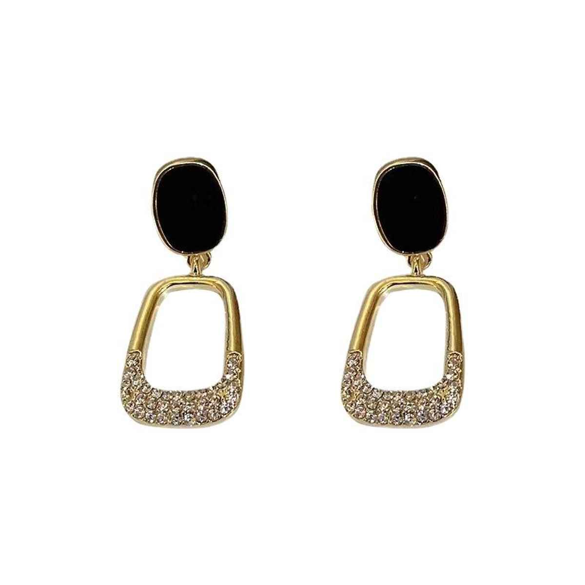 Beautynx Black Luxe Spark Drop Earrings | Gold | BNX-EAR-0067