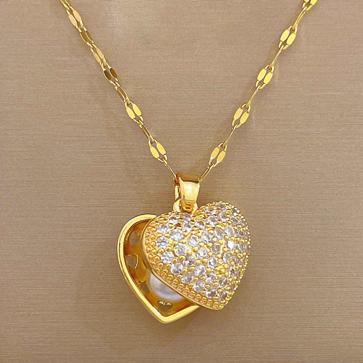 Beautynx Radiant Heart & Pearl Necklace | Gold | BNX-NK-0029