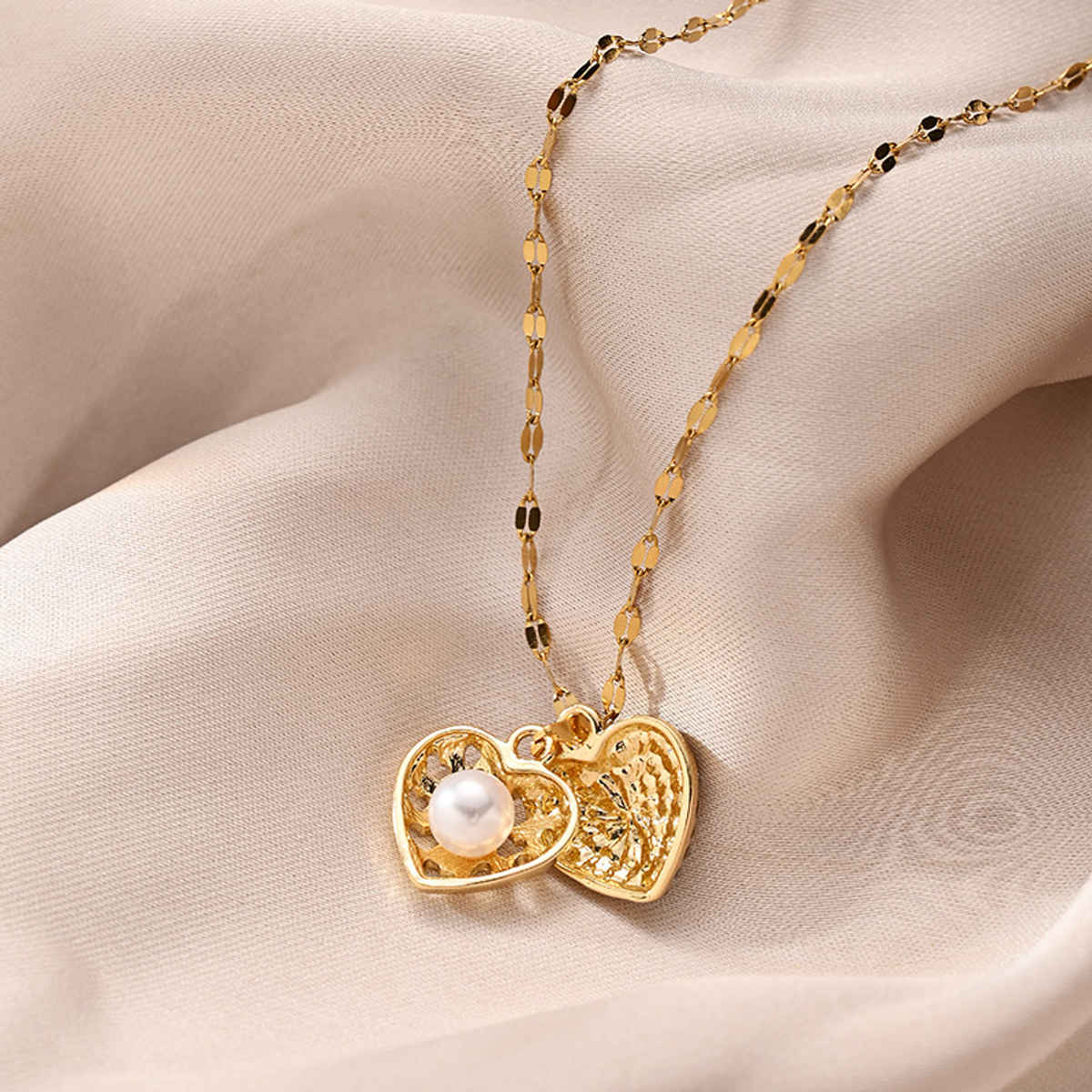 Beautynx Radiant Heart & Pearl Necklace | Gold | BNX-NK-0029
