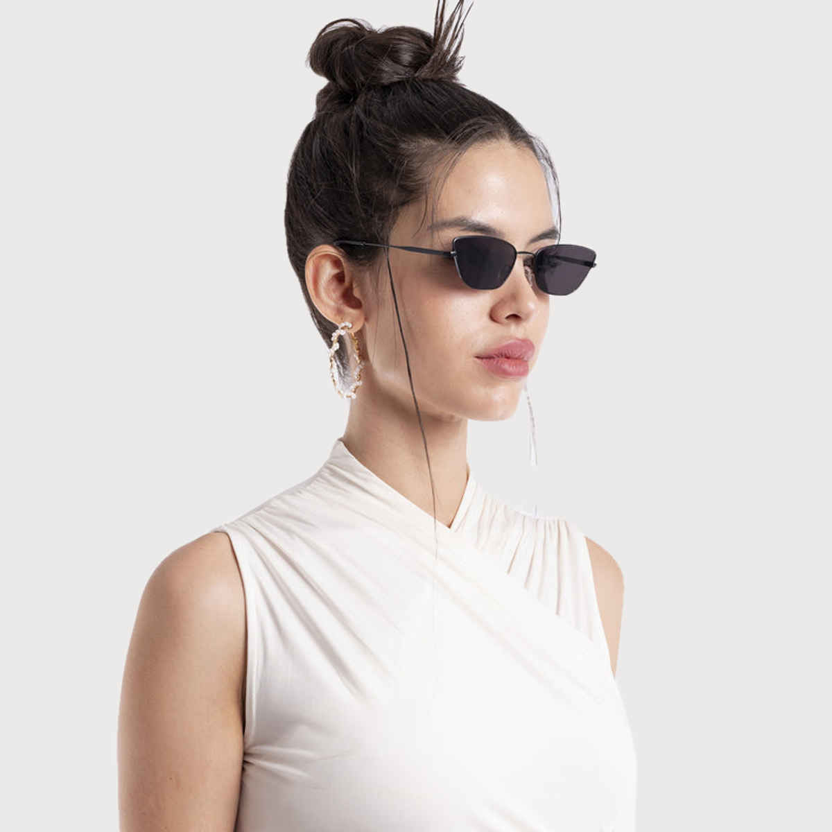 Voyage Unisex Metal Cat Eye Sunglasses | Black - L