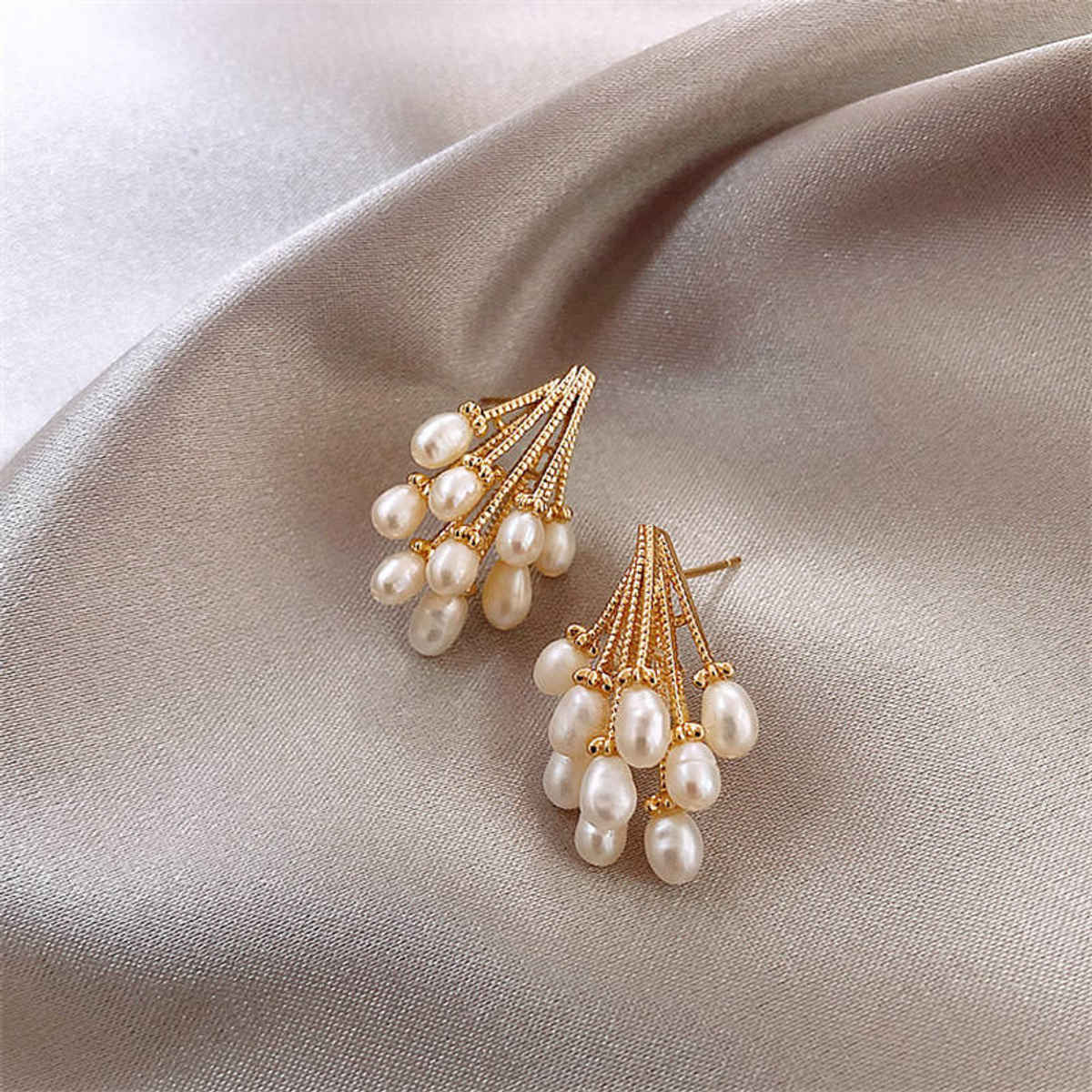 Beautynx Pearl Cluster Spray Earrings | Gold | BNX-EAR-0052