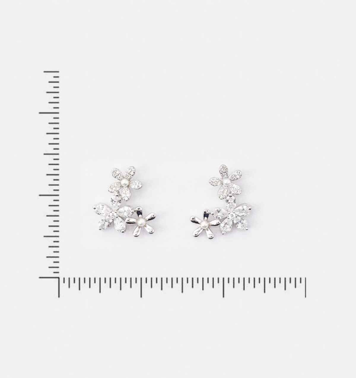 Silverfiire Sterling Silver Flower Studs