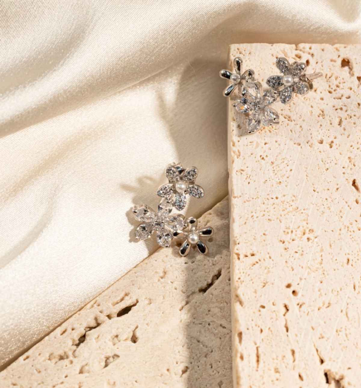 Silverfiire Sterling Silver Flower Studs