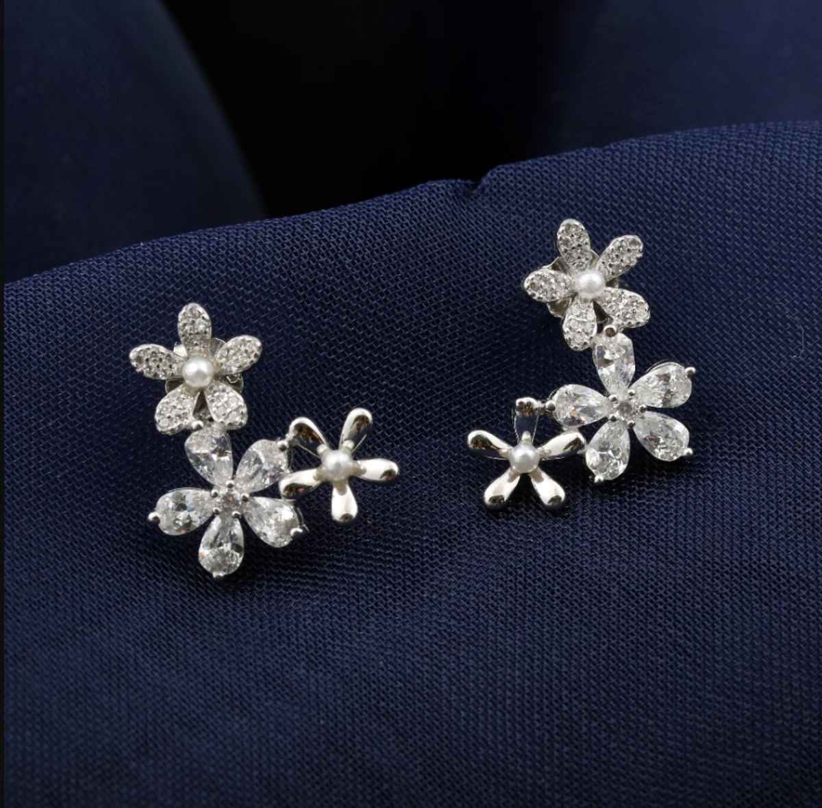 Silverfiire Sterling Silver Flower Studs
