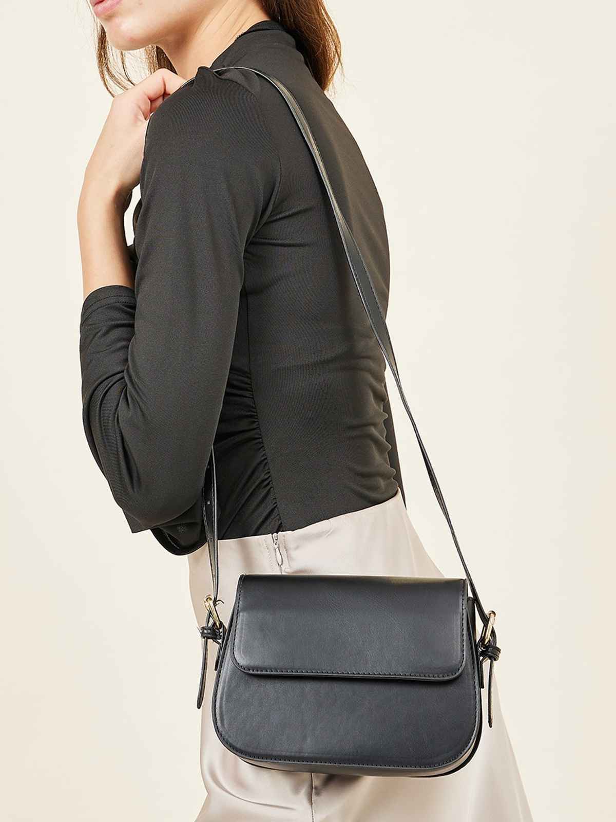 Styli Women Black Curve Edge Shoulder Bag Black Free Size