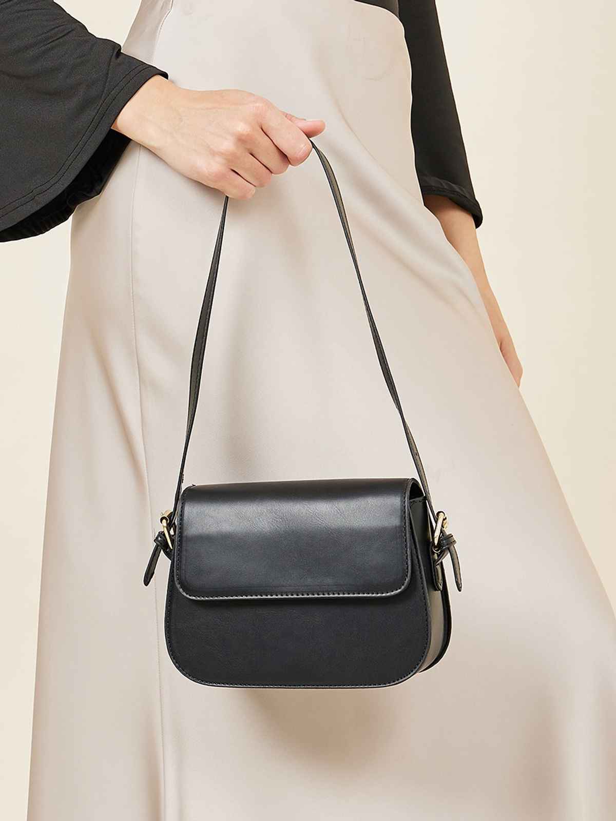 Styli Women Black Curve Edge Shoulder Bag Black Free Size