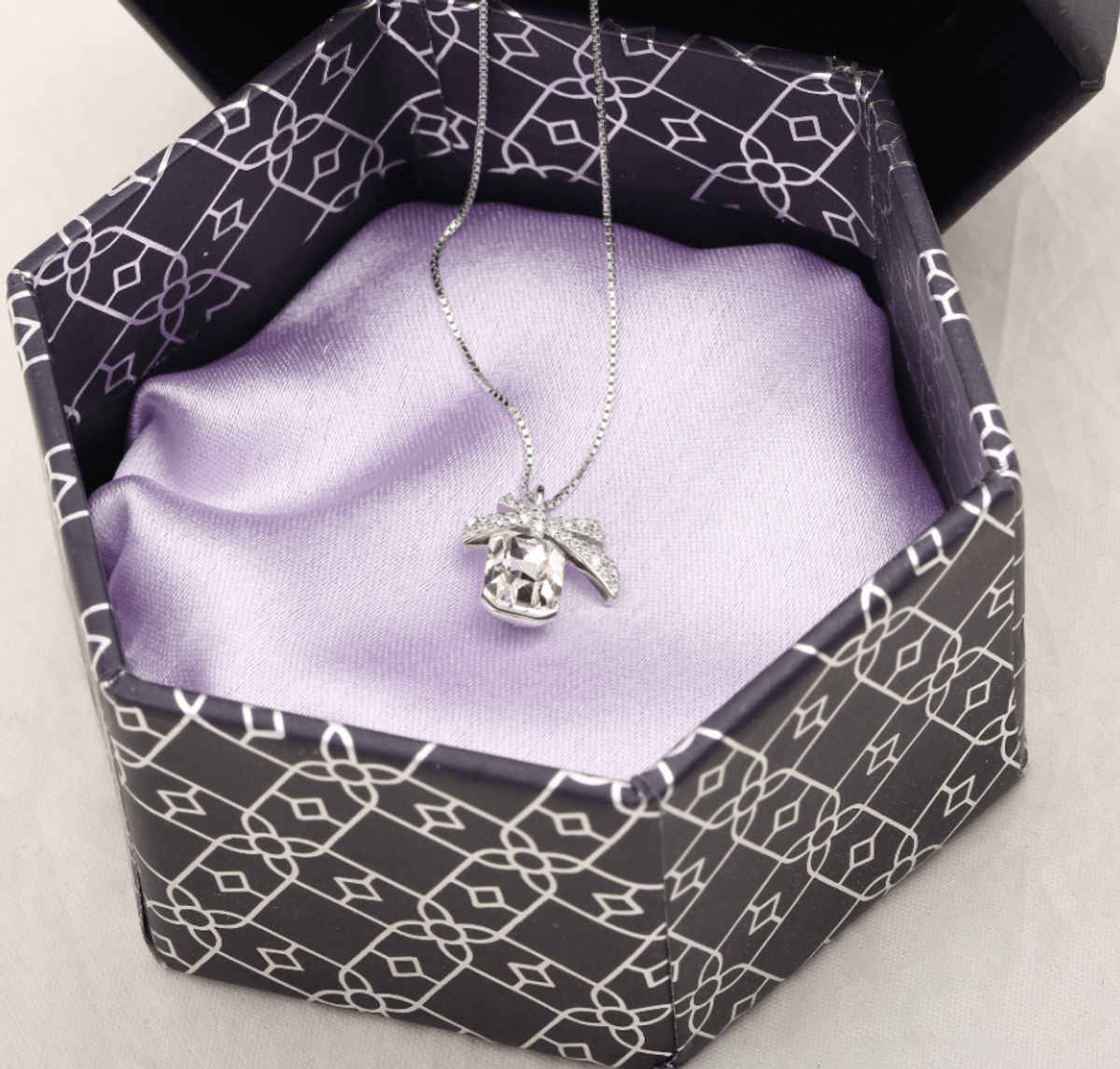 Silverfiire Sterling Silver 16Inch Pinkbow Necklace