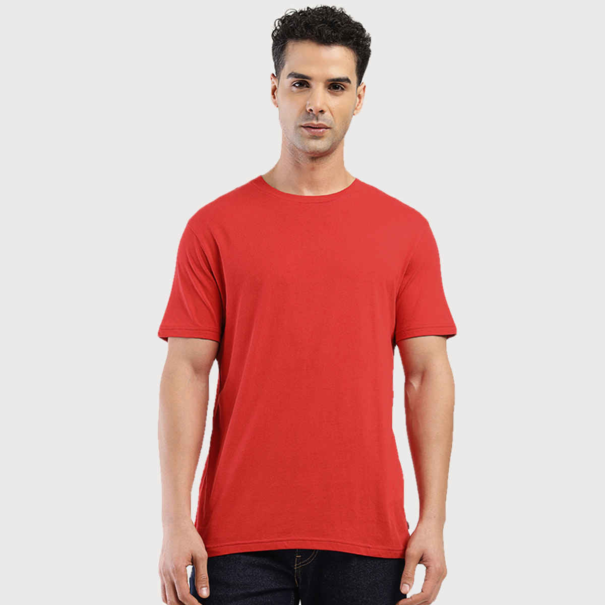 Levi's Men's 100% BCI Cotton Round Neck T-shirt | Red - S