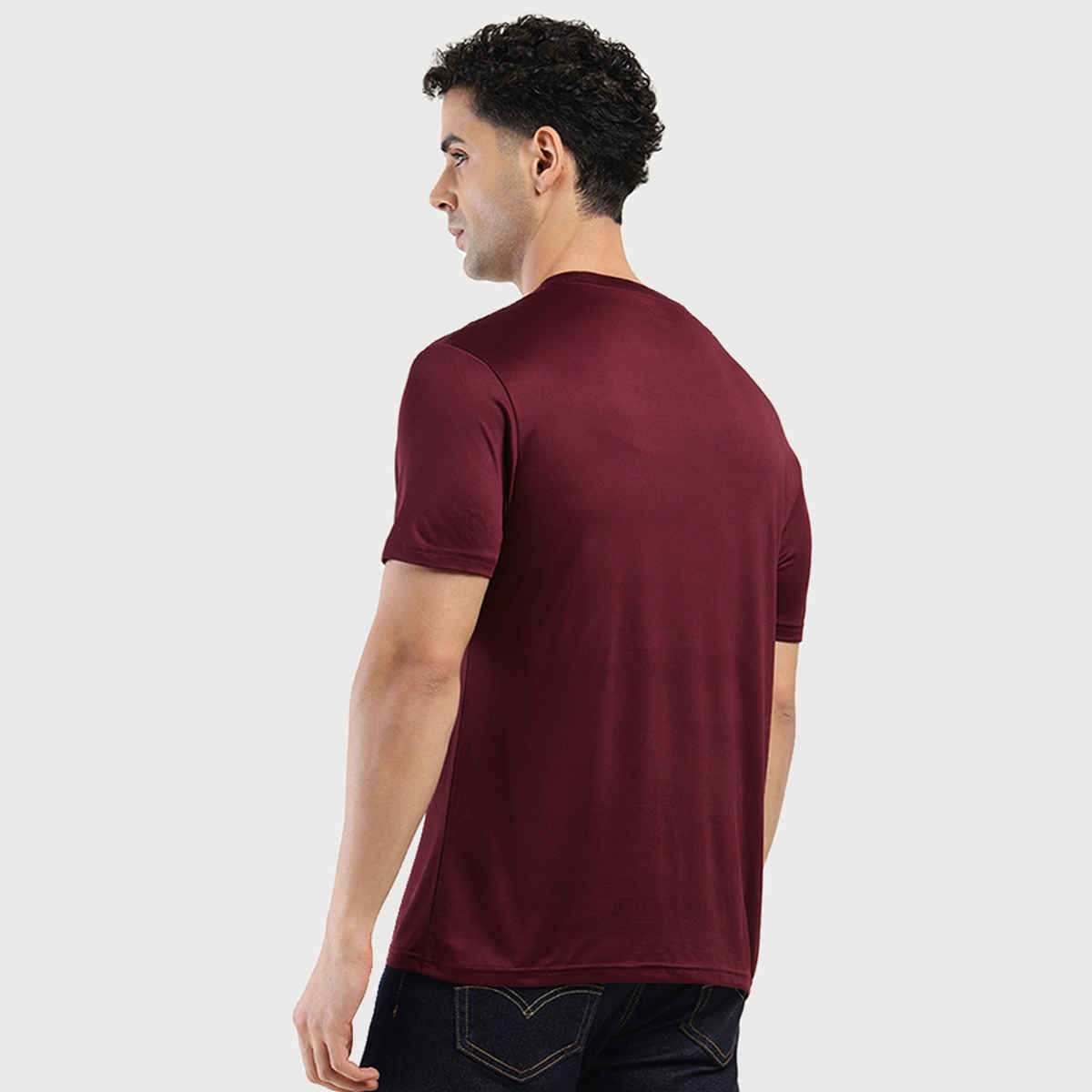 Levi's Men's 100% Polyester Round Neck T-shirt | Wine - S