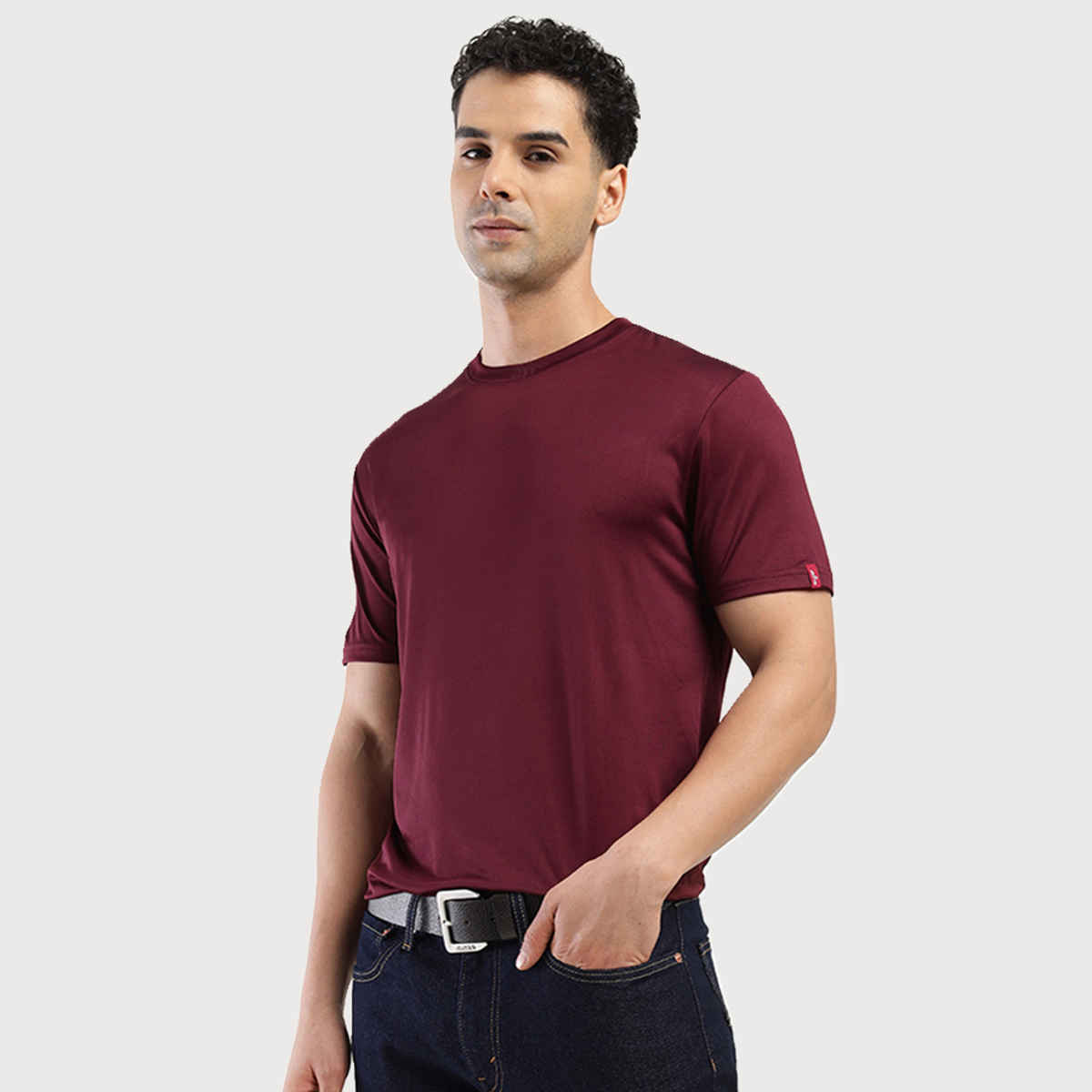 Levi's Men's 100% Polyester Round Neck T-shirt | Wine - S