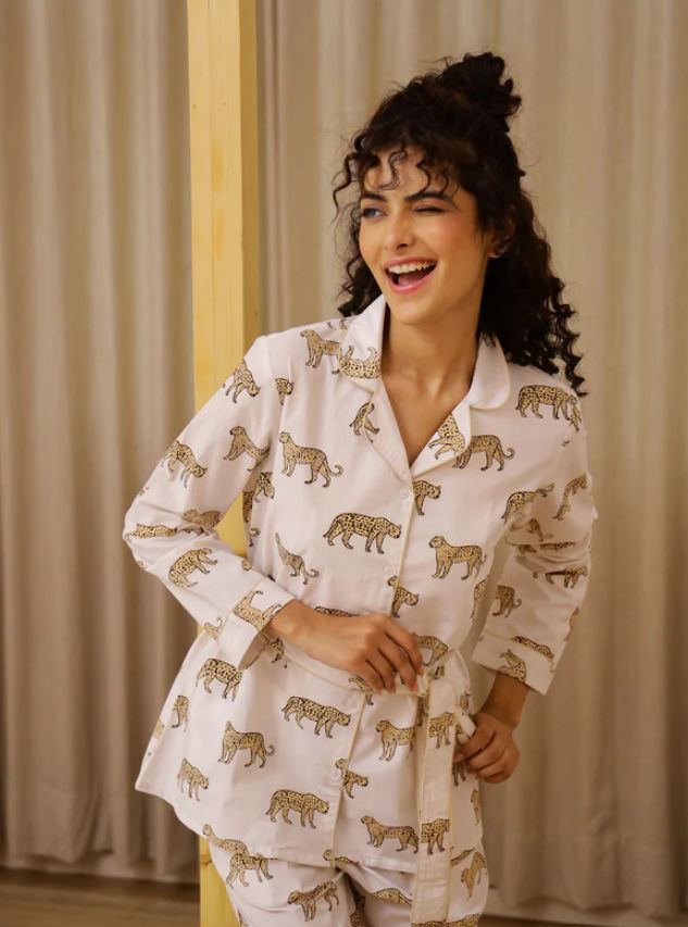 Sanskrutihomes Women Printed Lapel Collar Pure Cotton White Night Suit SE-NSP-646 | XL