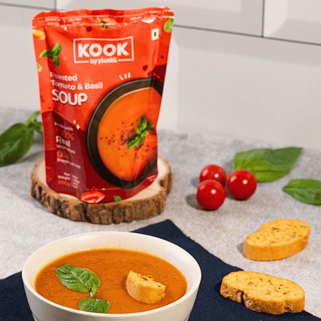 Pluckk Gluten Free Roasted Tomato and Basil Soup | Serves 2