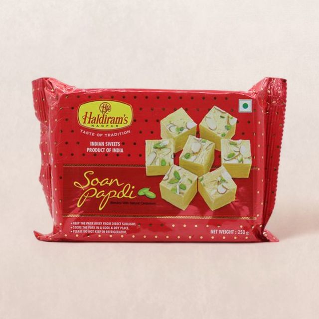 Haldiram'S Soan Papdi(250gms) & Haldiram'S Moong Dal(200gms) Combo