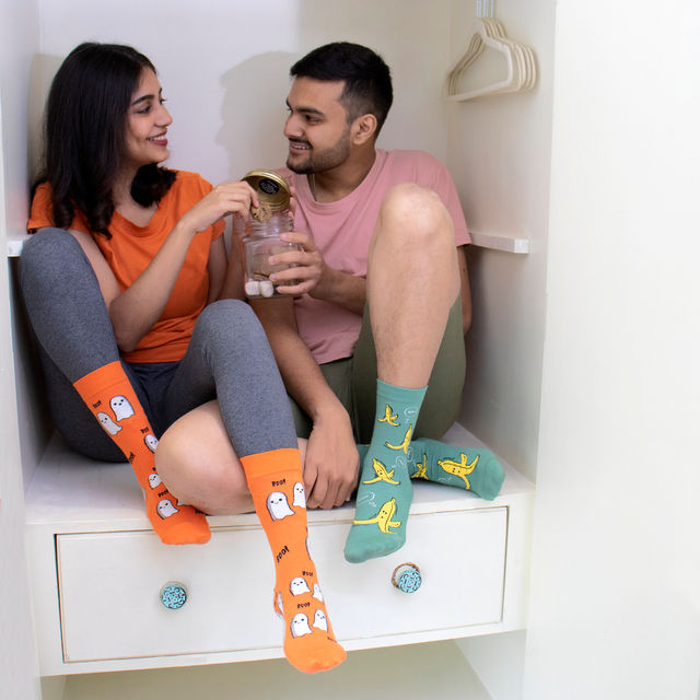 Thela Gaadi Unisex 78% Cotton, 17% Spandex, and 5% Elastic Socks | Olive and Orange - Free Size