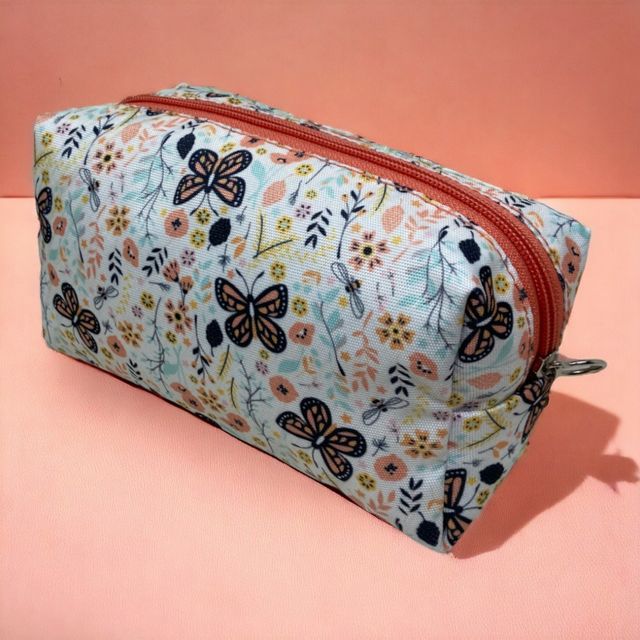H M International Unisex Polyester 10 L Travel Pouch | Assorted - One Size