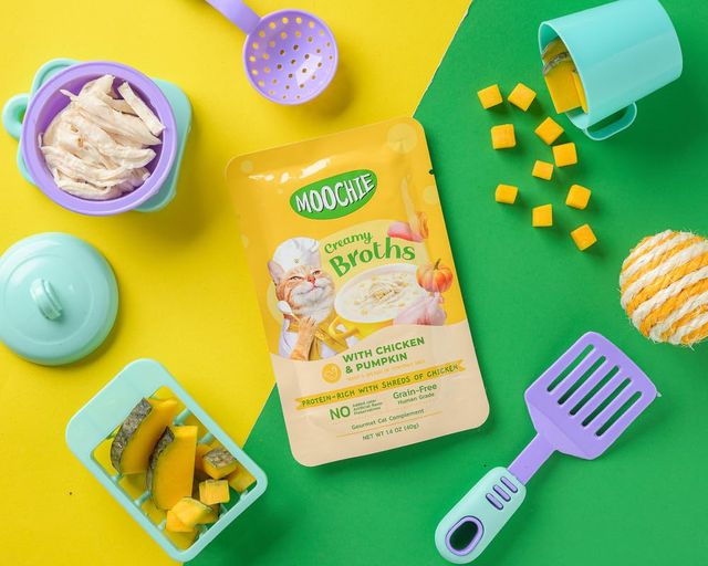 Moochie Wet Food Creamy Broth With Chicken & Pumpkin , Soup For Cats