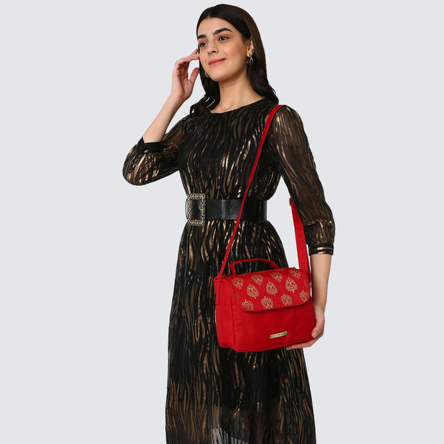 Caprese Women's Rosy Vanity Case - Buy at ₹739 Online | Instant