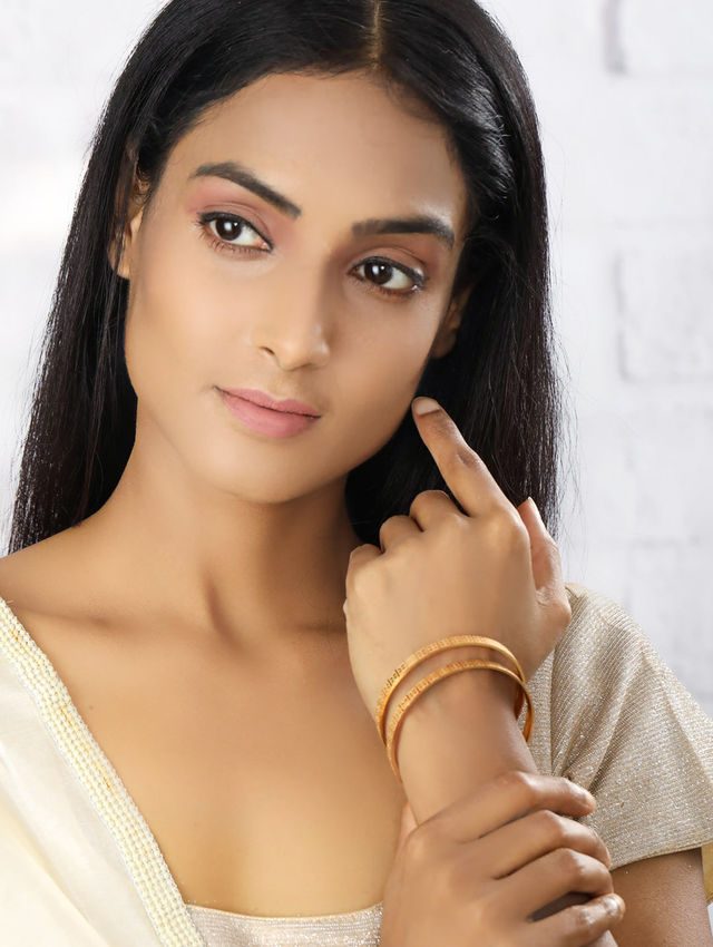 Priyaasi Set Of 2 Gold Plated Plain Elegant Bangles Set