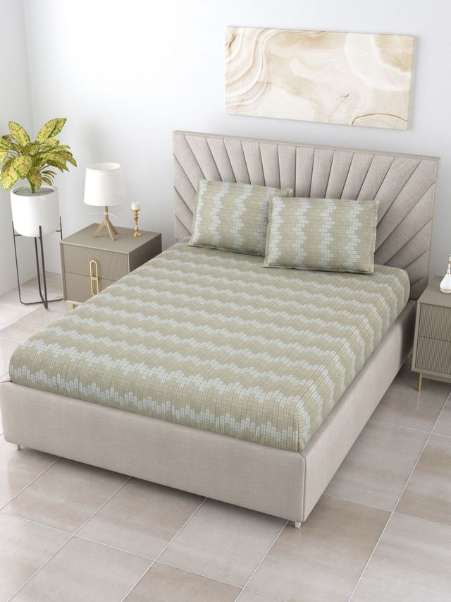 Bombay Dyeing Florentine 144 TC 100% Cotton Beige Super King Size Bedsheet with 2 Pillow Covers