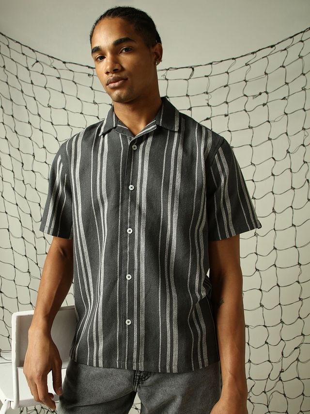 Hubberholme Men's Vertical Striped Relaxed Fit Textured Fabric Casual Shirt | Black - 38