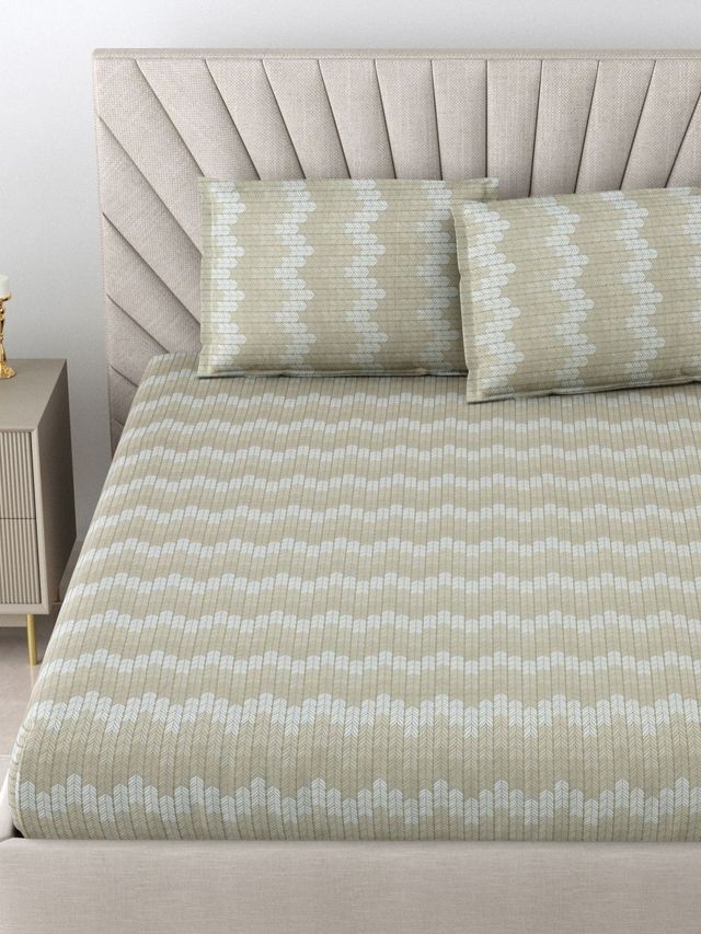 Bombay Dyeing Florentine 144 TC 100% Cotton Beige Super King Size Bedsheet with 2 Pillow Covers