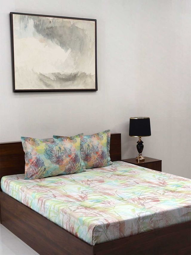 Bombay Dyeing Fantasque 180 TC 100% Cotton Light Green Super King Size Bedsheet 2 Pillow Covers