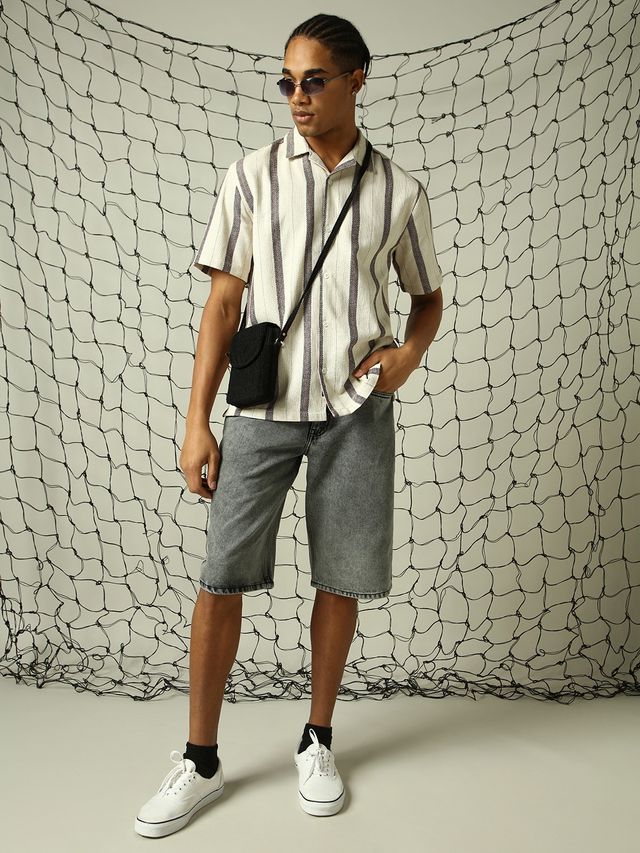 Hubberholme Men's Spread Collar Vertical Striped Cotton Oversized Casual Shirt | White - 44