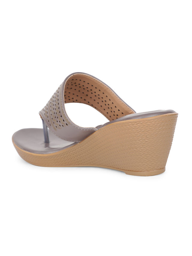 Bata Gunmetal Thong For Women | UK 7