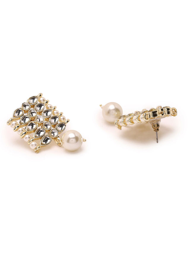 Priyaasi A Charming Kundans And Pearl Combo Choker Set