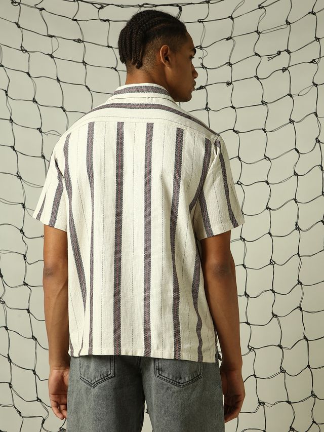 Hubberholme Men's Spread Collar Vertical Striped Cotton Oversized Casual Shirt | White - 44