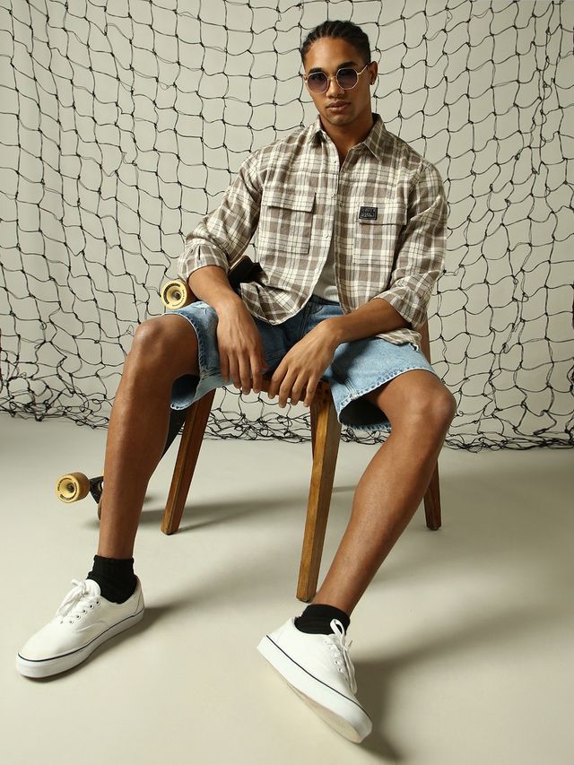 Hubberholme Men's Spread Collar Tartan Checks Double Pockets Oversized Casual Shirt | Beige - 40