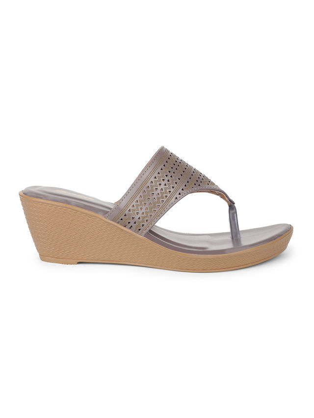 Bata Gunmetal Thong For Women | UK 7