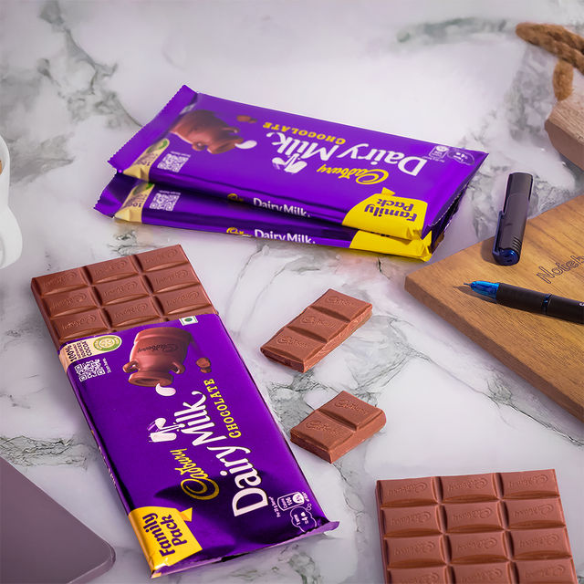 Cadbury Dairy Milk Chocolate Bar Family Pack, 117 g Combo