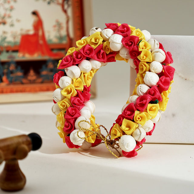 Oye Happy White, Yellow and Pink Flowers Gajra | Artificial