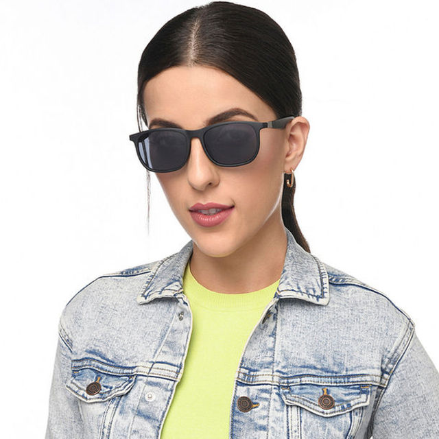 Vincent Chase By Lenskart Unisex Solid Polycarbonate Wayfarer Sunglasses | Black - L