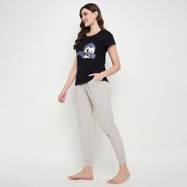 Clovia Dab Penguin Print Top & Solid Jogger Set - 100% Cotton(Black - M)