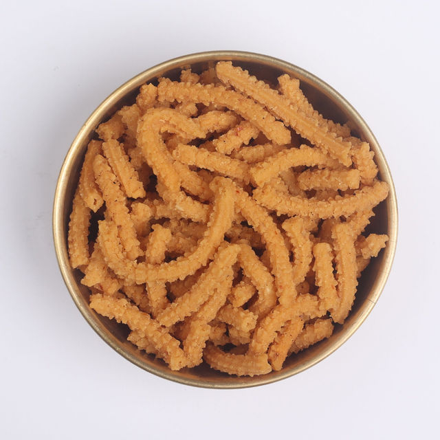 Sweet Karam Coffee Indian Masala Tapioca Chips 65.0 Gram(65gms) & Sweet Karam Coffee Garlic Murukku Sticks 95.0 Gram(95gms) Combo