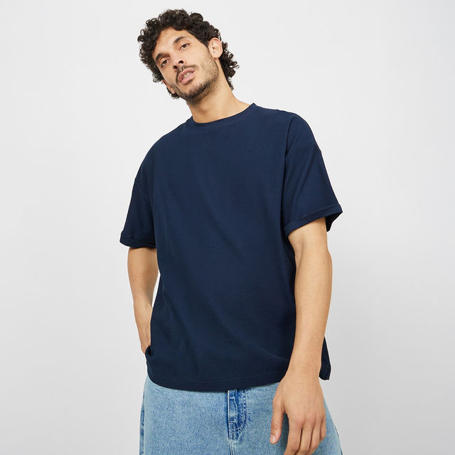 Styli Men's Waffle Knit Oversized T-shirt with Turn-Up Sleeves