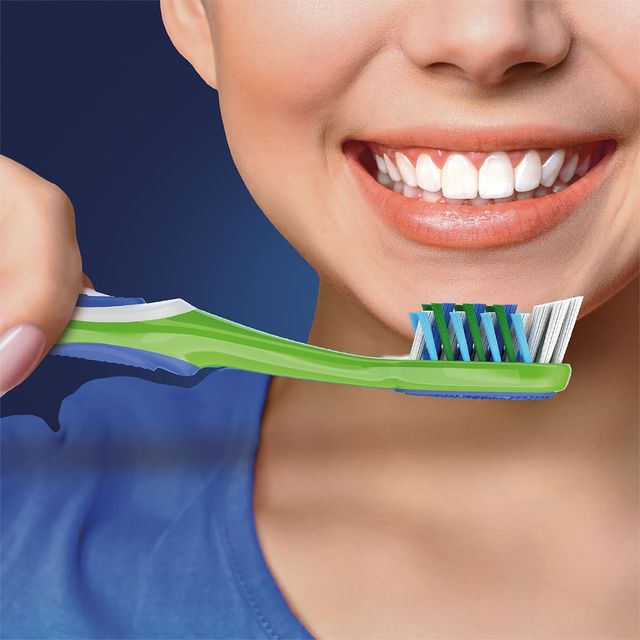 Oral-B Criss Cross of 4 Soft Toothbrushes