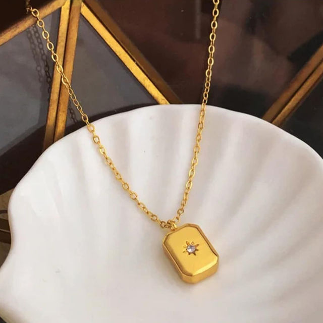 NY　14K　トップ LabelShe White Gold-Plated Gold-Toned Geometric Pendant Necklace