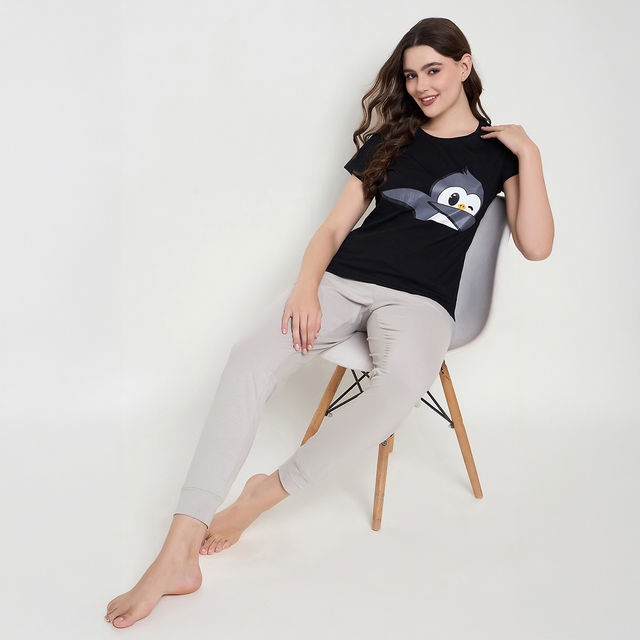 Clovia Dab Penguin Print Top & Solid Jogger Set - 100% Cotton(Black - M)