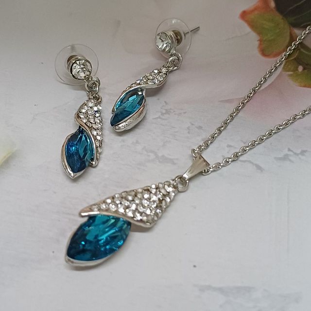 Pendant Chain + Earring - Assorted