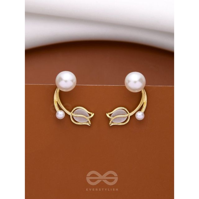 Everstylish White Like Tulips - Golden Pearl Studs