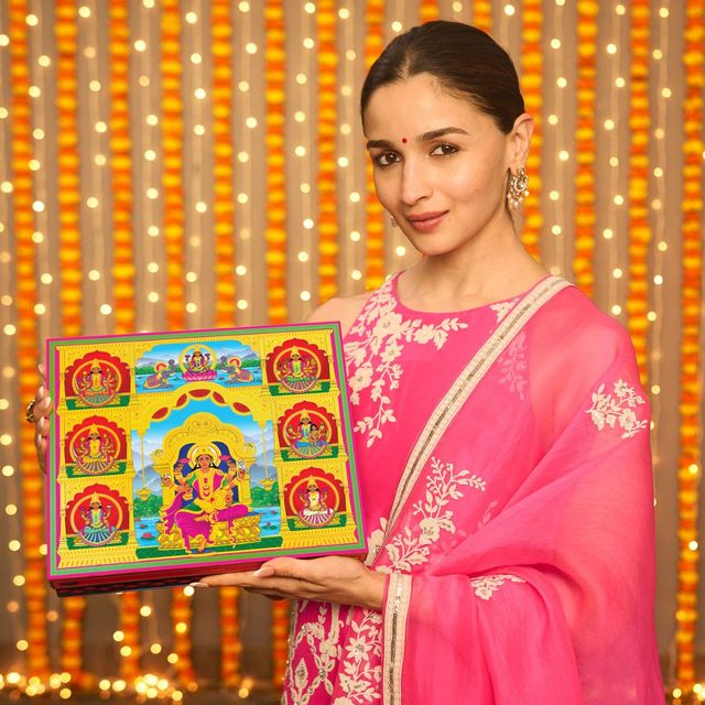 Phool Ashta Lakshmi Collection - 16 Inclusions Diwali Gift Box