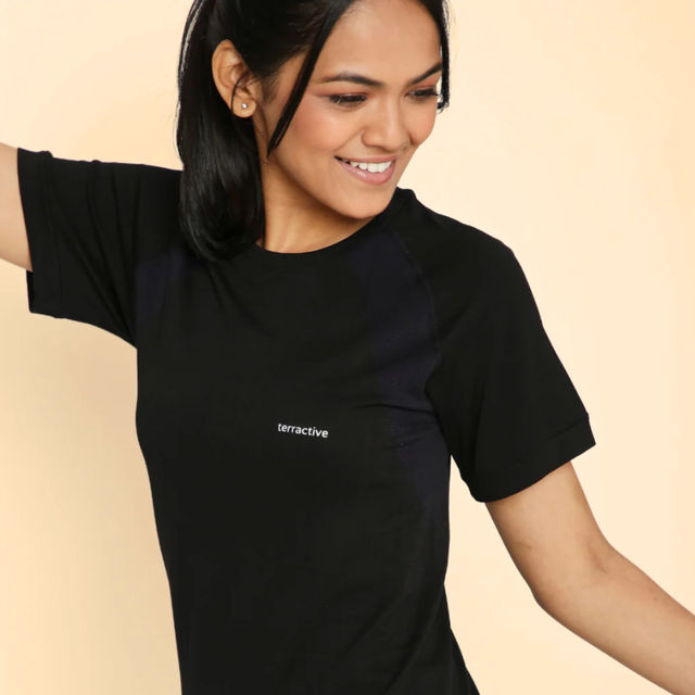 Terractive Women's Seamless Performance Tee | Black/Blue - L