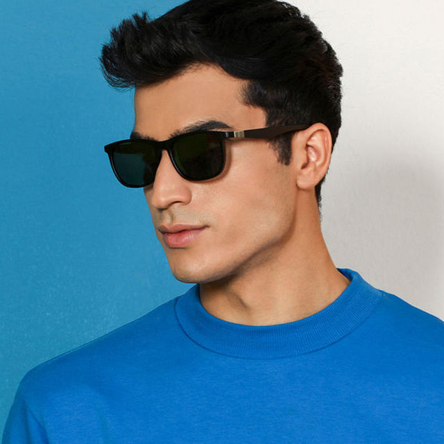 Vincent Chase By Lenskart Unisex Solid Plastic Wayfarer Sunglasses | Black - L