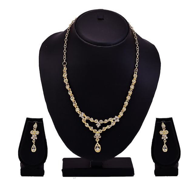 Sukkhi Stimulating Gold Plated Necklace Set for Women